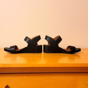EUC Gentle Souls Gianna black leather sandals, sz 8.5